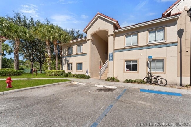 Building Photo - 1165 Golden Lakes Blvd