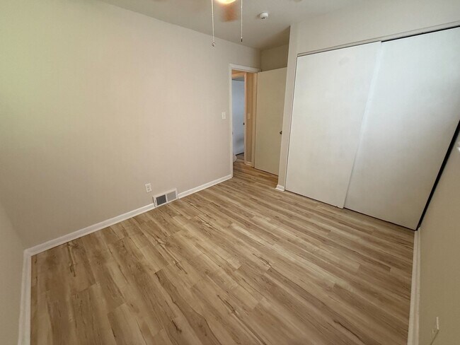 Building Photo - 828 Willow Pl