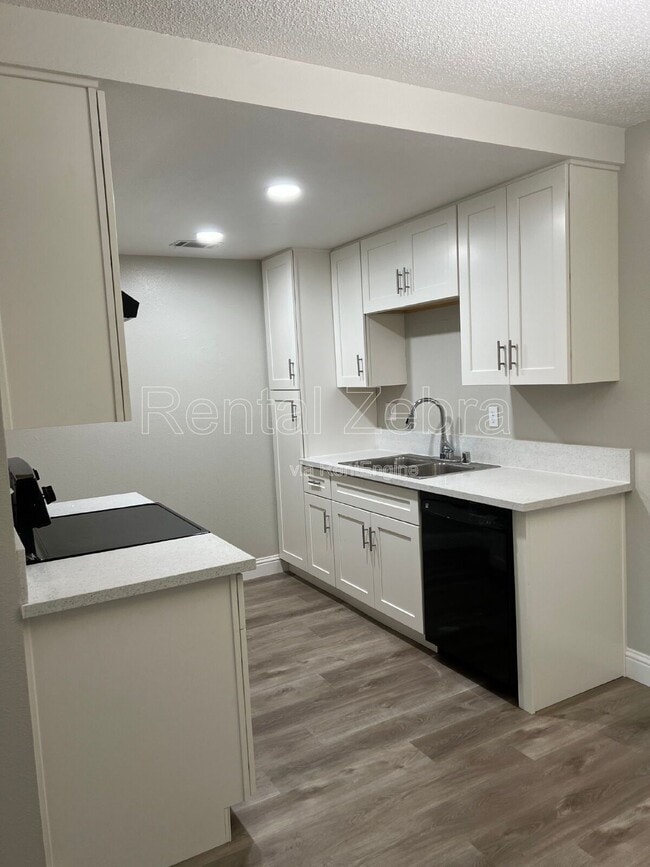 Building Photo - 1313 Floyd Ave