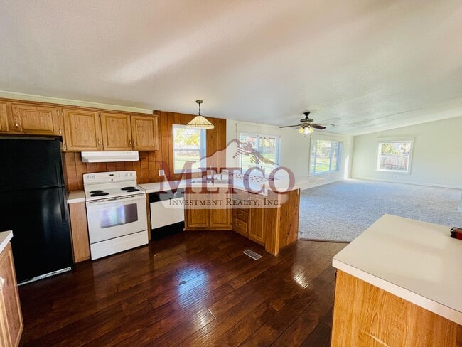 Building Photo - AVAILABLE NOW 3 Bedroom Manufactured Home ...