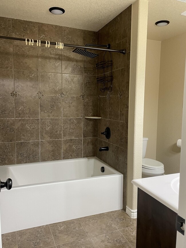 Building Photo - 1713 Risen Star Ln