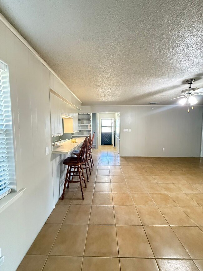 Building Photo - Classic Celina Charm with Vintage Comfort - Spacious 3-Bedroom Home with Large Yard and Covered P...