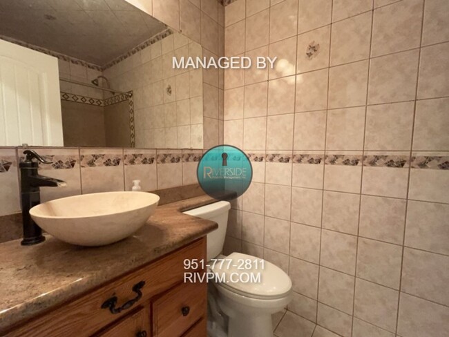 Building Photo - Charming 3-Bedroom Pool Home for Rent in R...