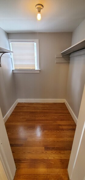 Building Photo - 6 Lilac Ct