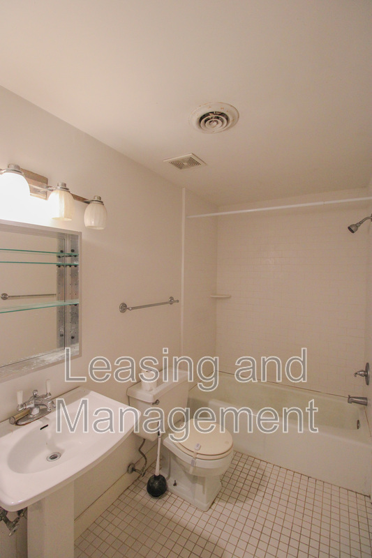 Building Photo - 1685 Pinckney Park Dr