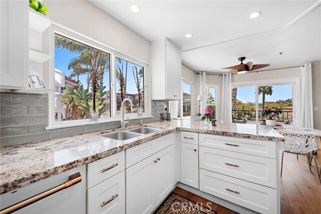 Building Photo - 210 Avenida Montalvo