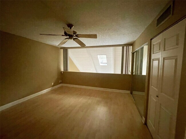 Building Photo - 57 Deer Creek Rd