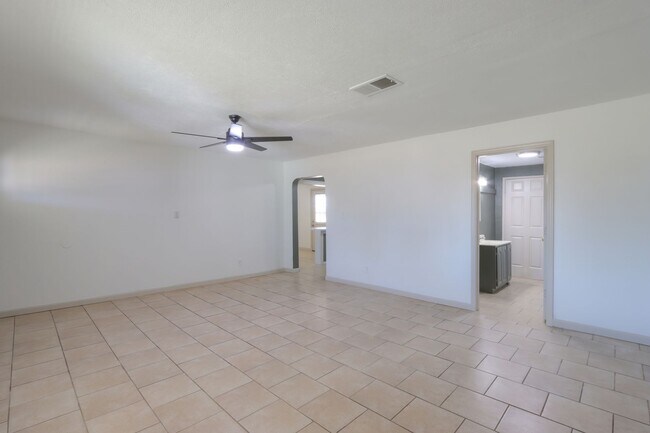 Building Photo - 1341 N Crane St