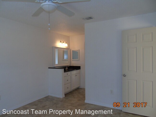 Building Photo - 2 br, 2 bath House - 11255-A Pendleton Ave