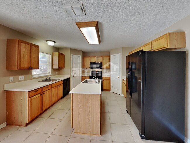 Building Photo - 31443 Loch Aline Dr