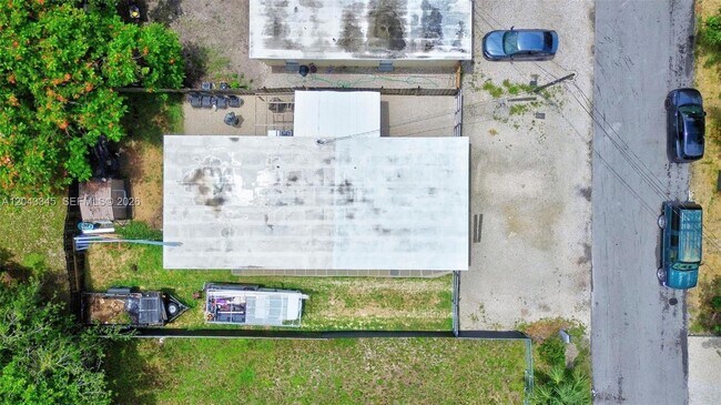 Building Photo - 636 NW 14th Terrace