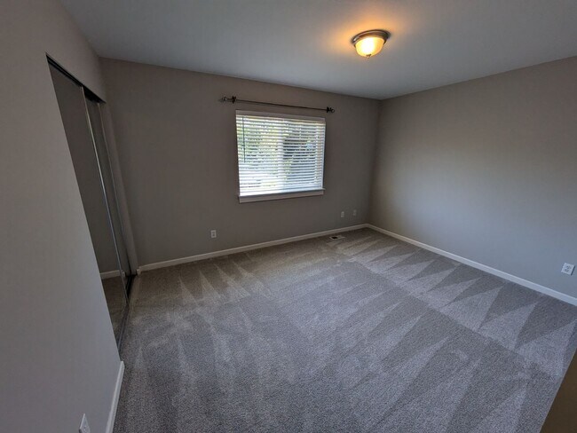 Building Photo - 404 Wallace St