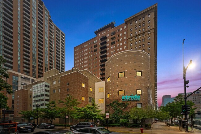 Building Photo - 40 E 9th St