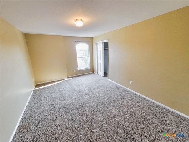 Building Photo - 610 Taurus Dr