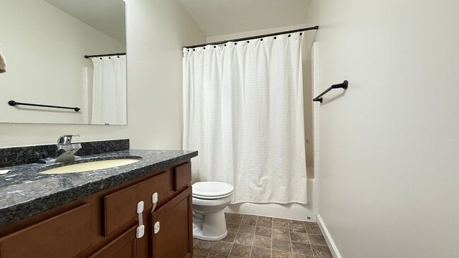 Building Photo - 3 Bedrooms Plus Loft with Fenced Yard & Covered Patio - Available July 1st