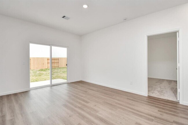 Building Photo - 5903 Grantgrala Dr