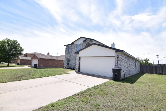 Building Photo - 2200 Riley Dr
