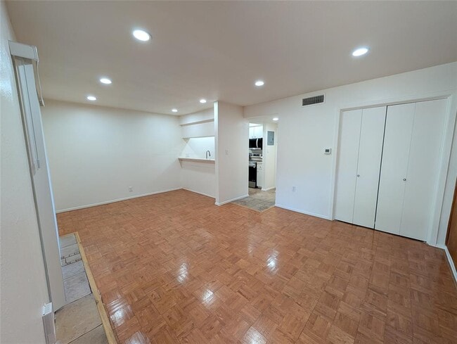 Building Photo - 7801 Shoal Creek Blvd