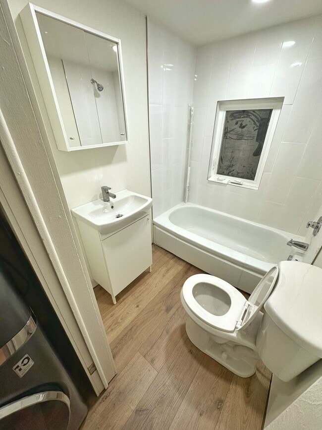 Building Photo - Fully Remodled Cabin in Palmer Lake with A...