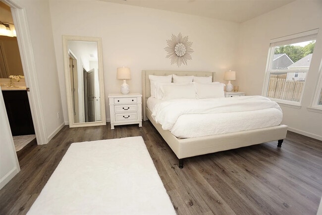 Building Photo - 2922 Poinciana Dr