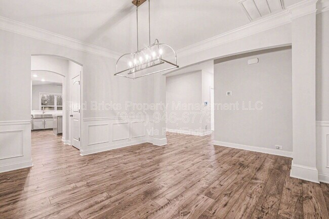 Building Photo - 7907 Moon Hl Pl