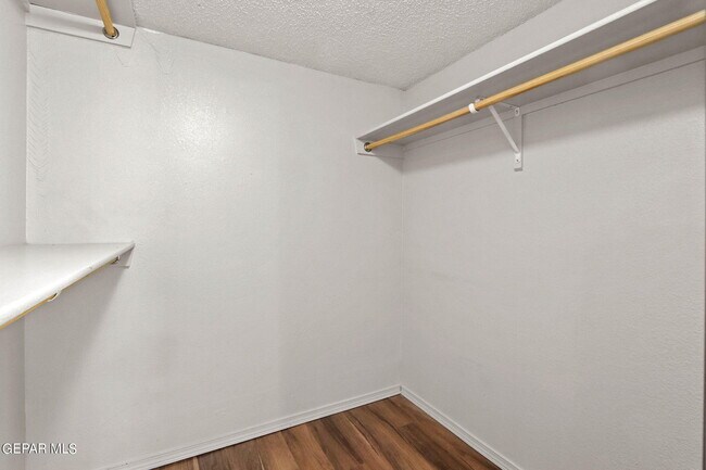 Building Photo - 10822 Elise St