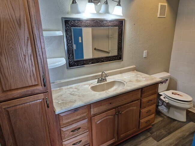 Building Photo - Waterfront Community Living | Updated 2BR/2BA Condo with Private Beach Access
