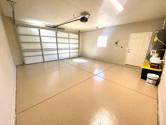 Building Photo - 2022 Construction 3 Bedroom Home in Southe...