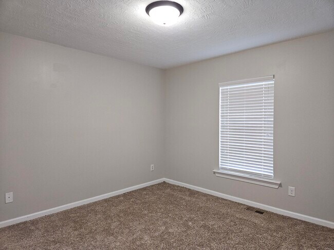 Building Photo - 905 Glenhaven Dr