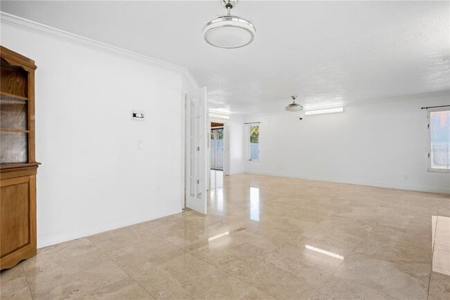 Building Photo - 433 Pelican Bay Dr