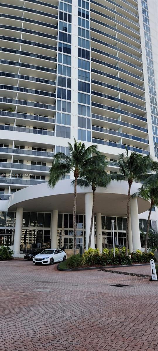 Building Photo - 1850 S Ocean Dr