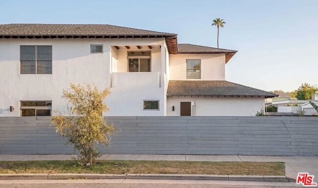 Building Photo - 3496 Redwood Ave