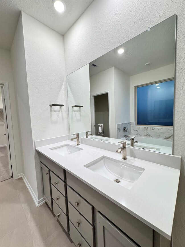 Building Photo - 8203 Leisure Pt Dr