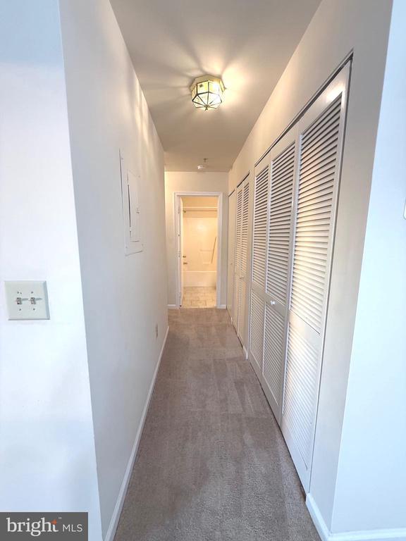 Building Photo - 32 White Pine Cir