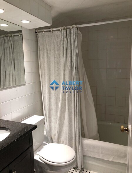 Building Photo - 117 Beacon St