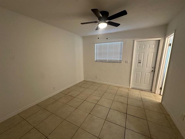 Building Photo - 3791 Riverside Dr