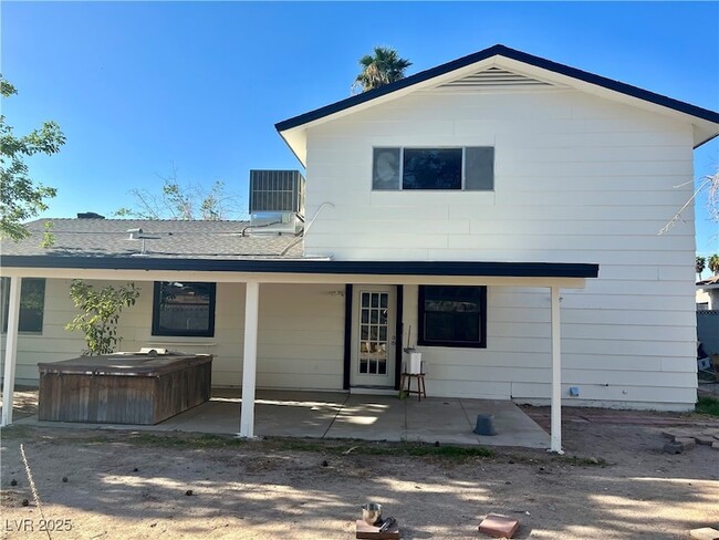Building Photo - 3914 El Paso Dr