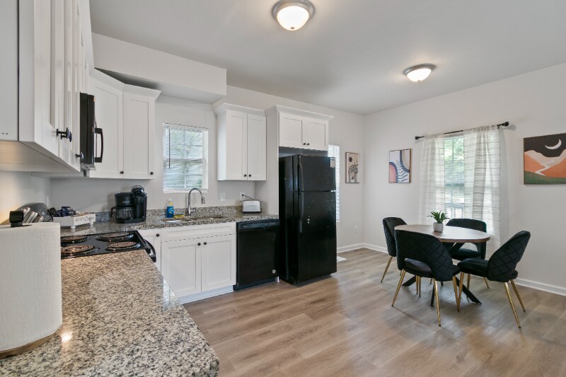 Building Photo - 987 Dimmock St SW