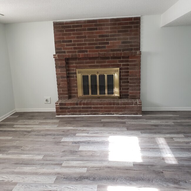 Building Photo - 7808 E 128th St