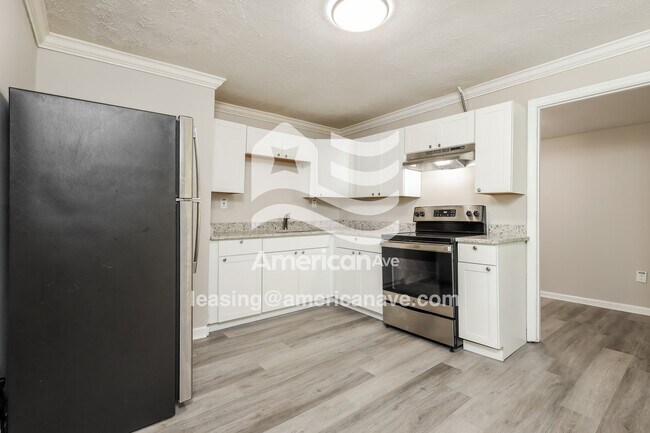 Building Photo - 7728 Aurora Dr