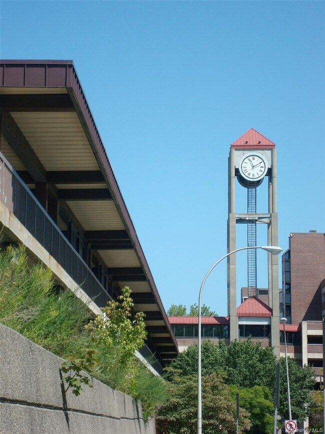 Building Photo - 25 Midland Ave