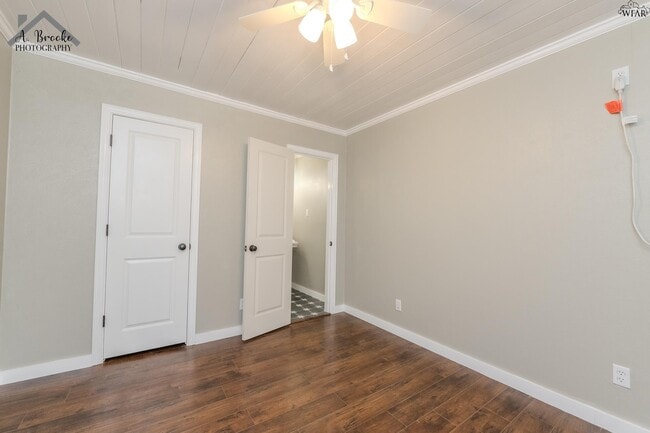 Building Photo - 3121 Sherwood Ln