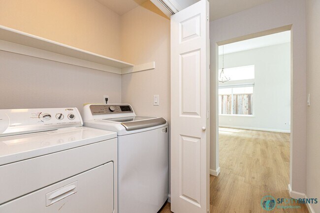 Building Photo - Pacifica: Newly Renovated Single Family Ho...