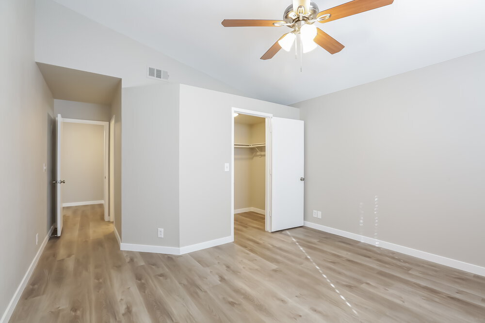 Building Photo - 8253 10 Gallon Ct