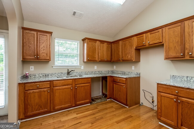 Building Photo - 3040 Reynolds Run