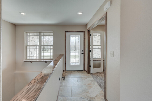 Building Photo - 117 Briarbrook Dr