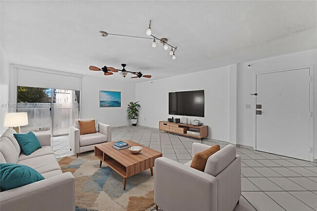 Building Photo - 7832 Collins Ave