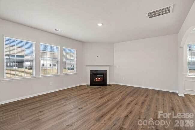 Building Photo - 1423 Caracara Ct