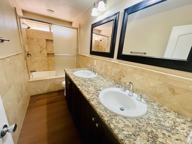 Building Photo - 3-Bedroom Hesperia Home on a Large Lot!