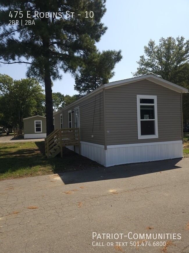 Primary Photo - 475 E Robins St